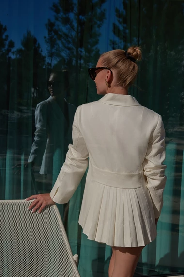 Cassie Off-White Linen Pleated Blazer