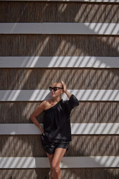 Luna Black Linen Shorts