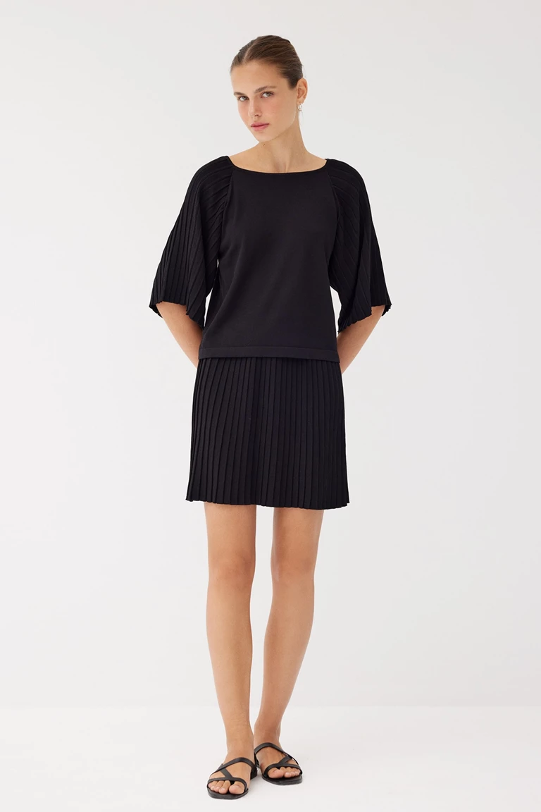 Kate Black Pleated Above-Knee Skirt